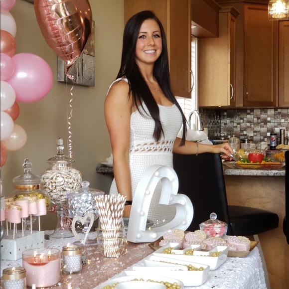 Meet your Posher, Kylie - Picture 3 of 3